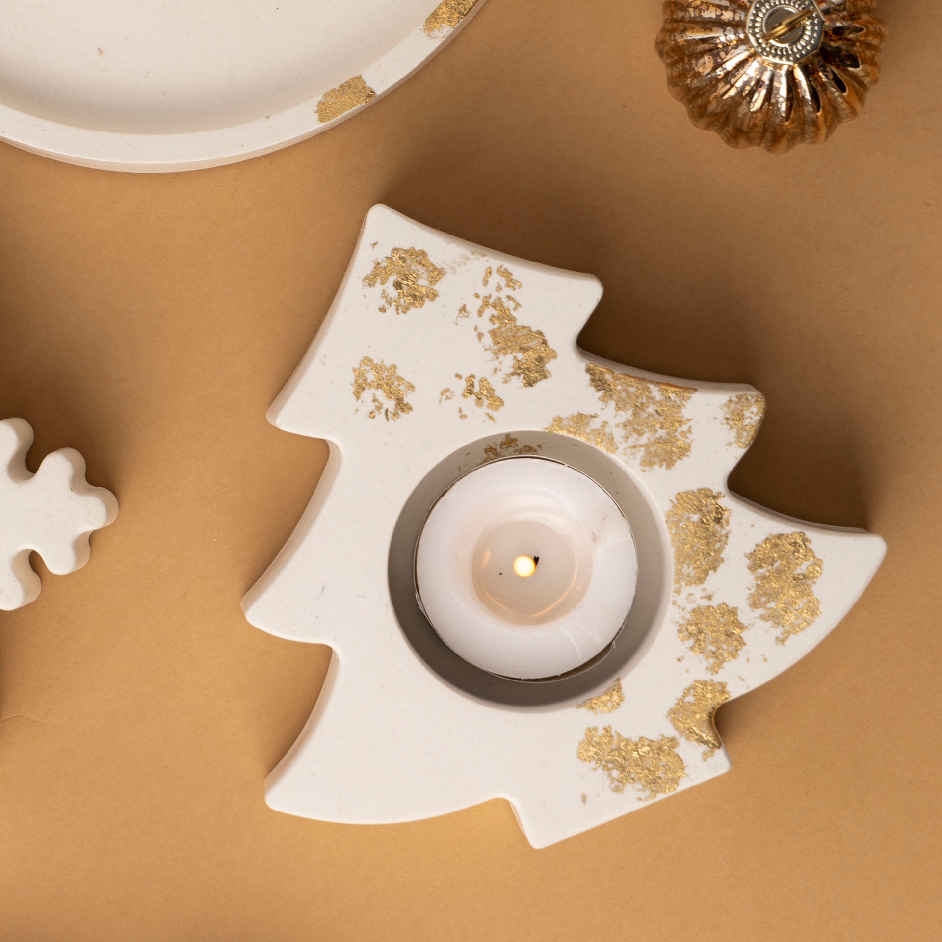 Christmas Tree Tealight Candle Holder (Silver or Gold Foil)