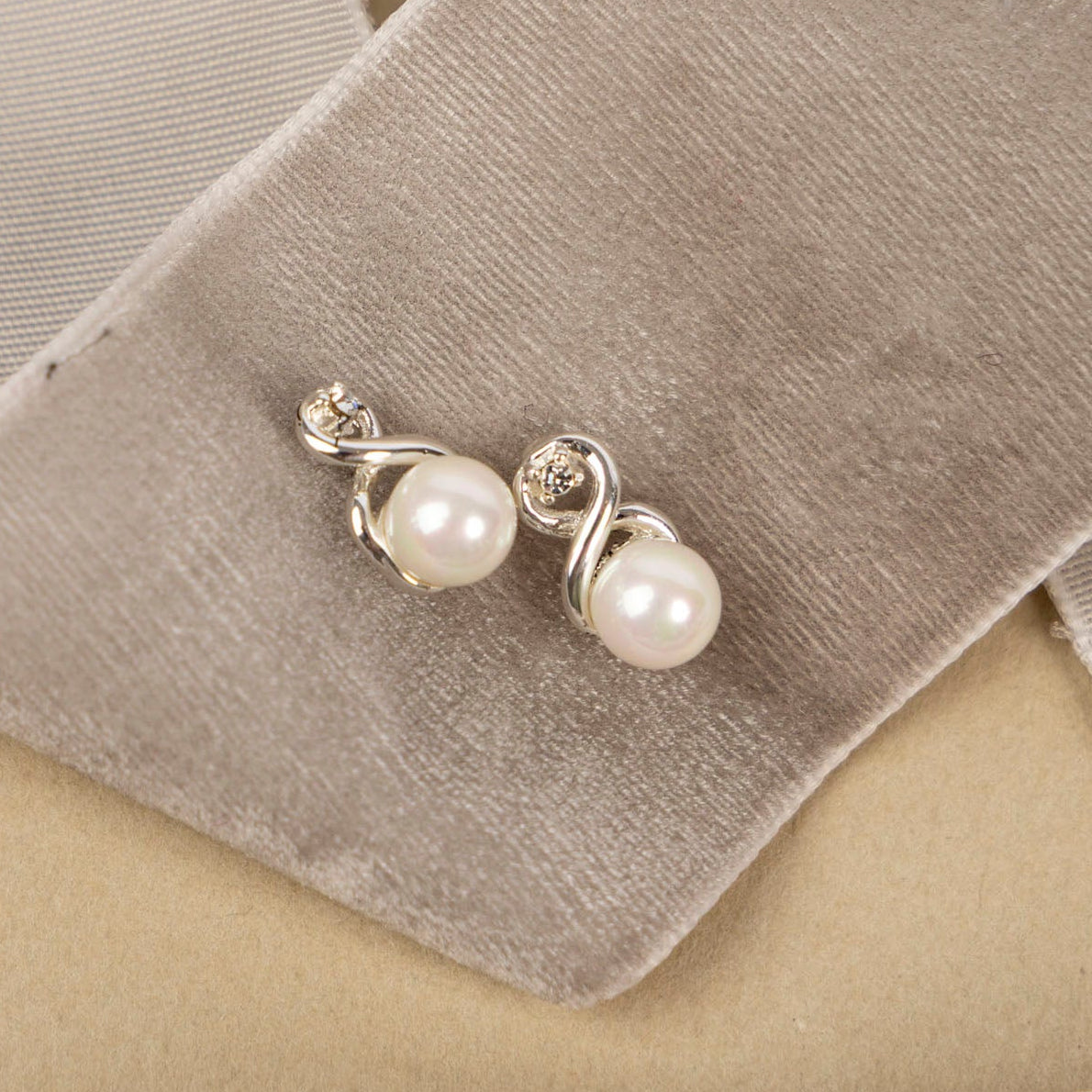 Pearl Kiss Stud Earrings