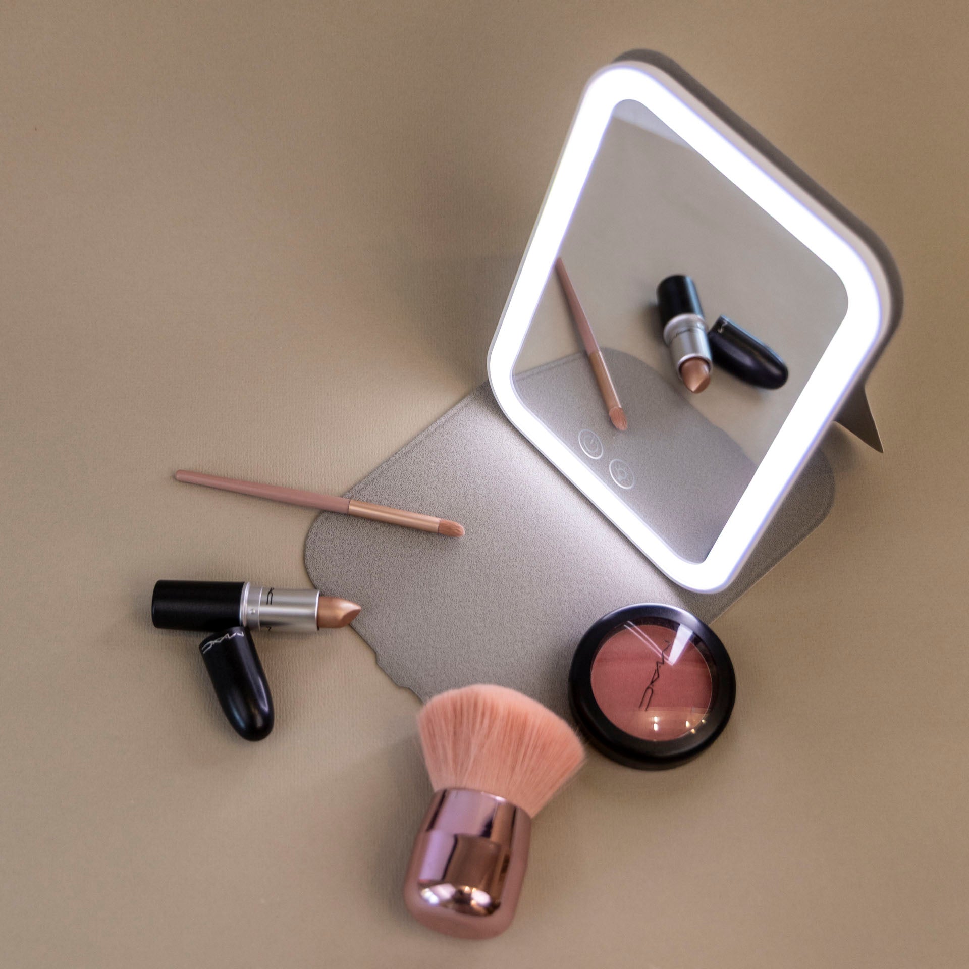 Travel Make-Up Mirror with Light (assorted colours)