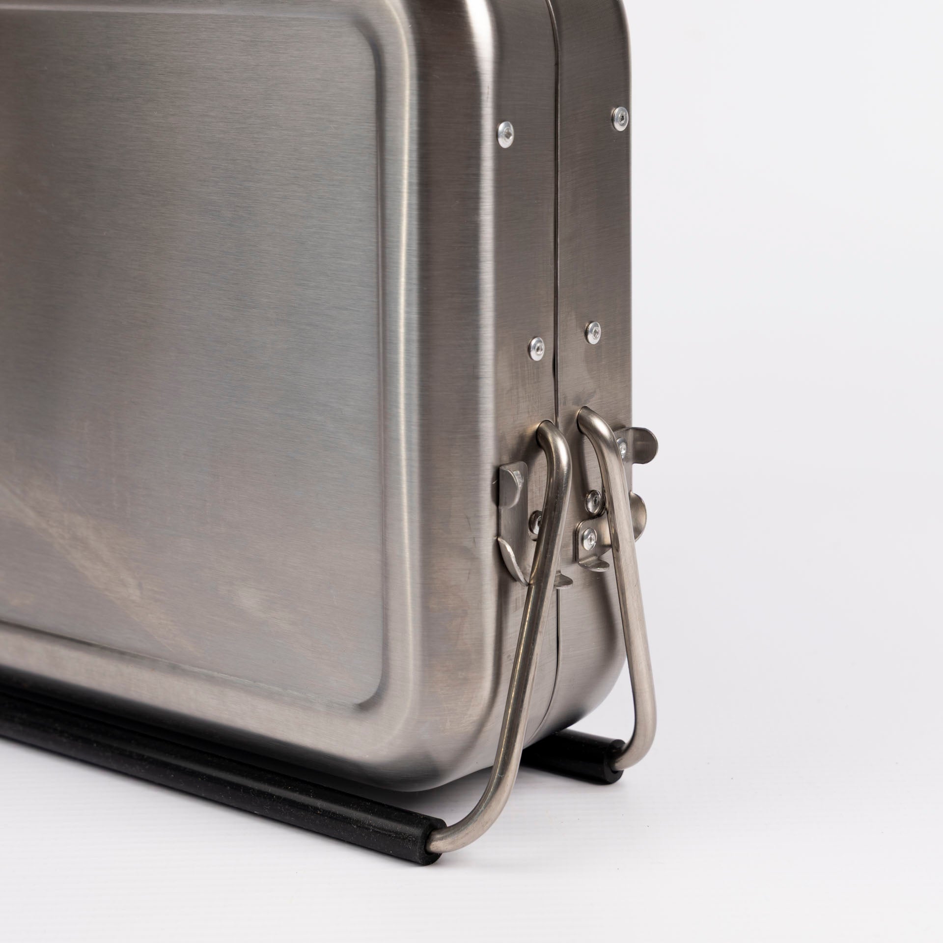 Suitcase Braai (assorted colours)