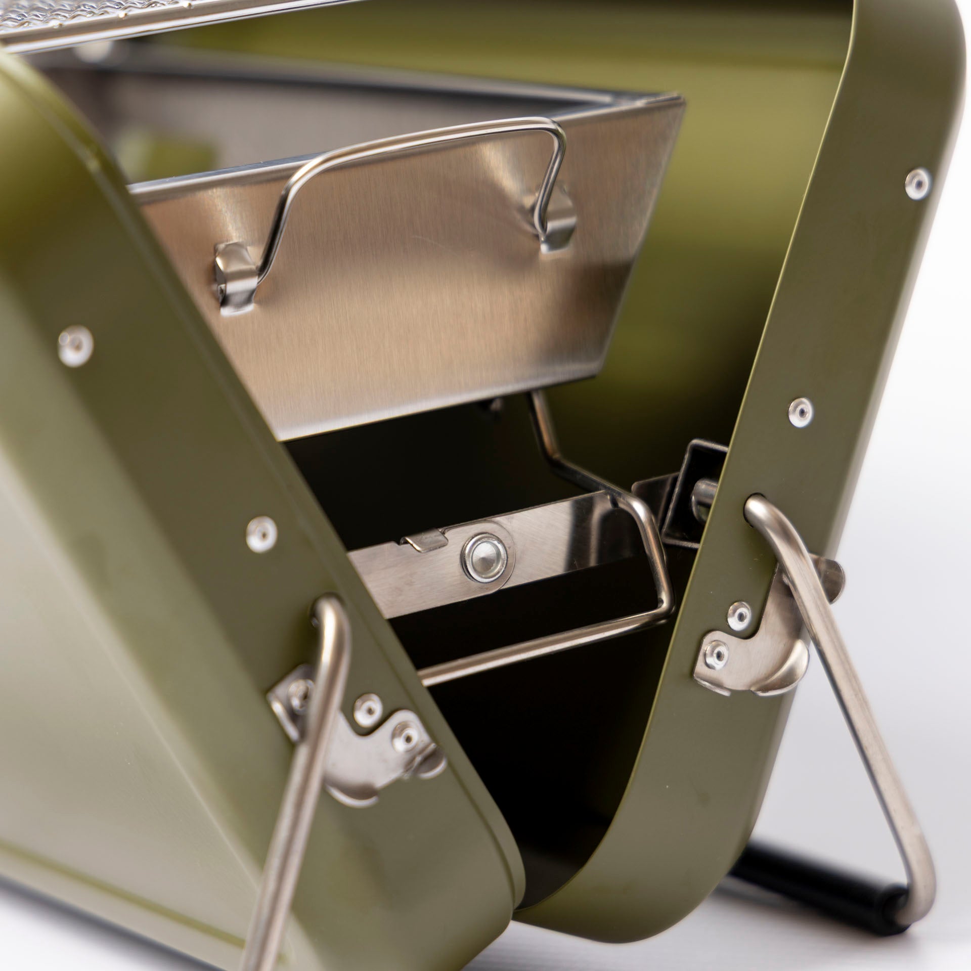 Suitcase Braai (assorted colours)