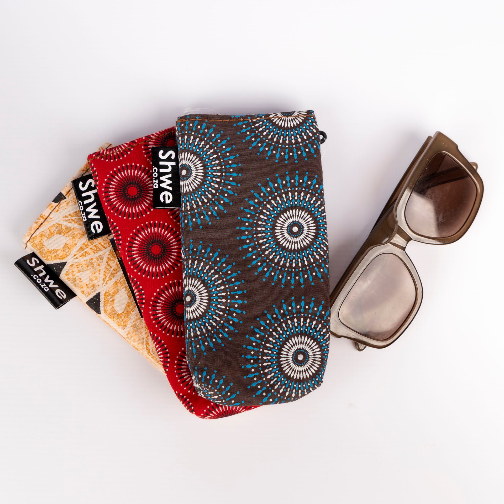Shwe Glasses Pouch