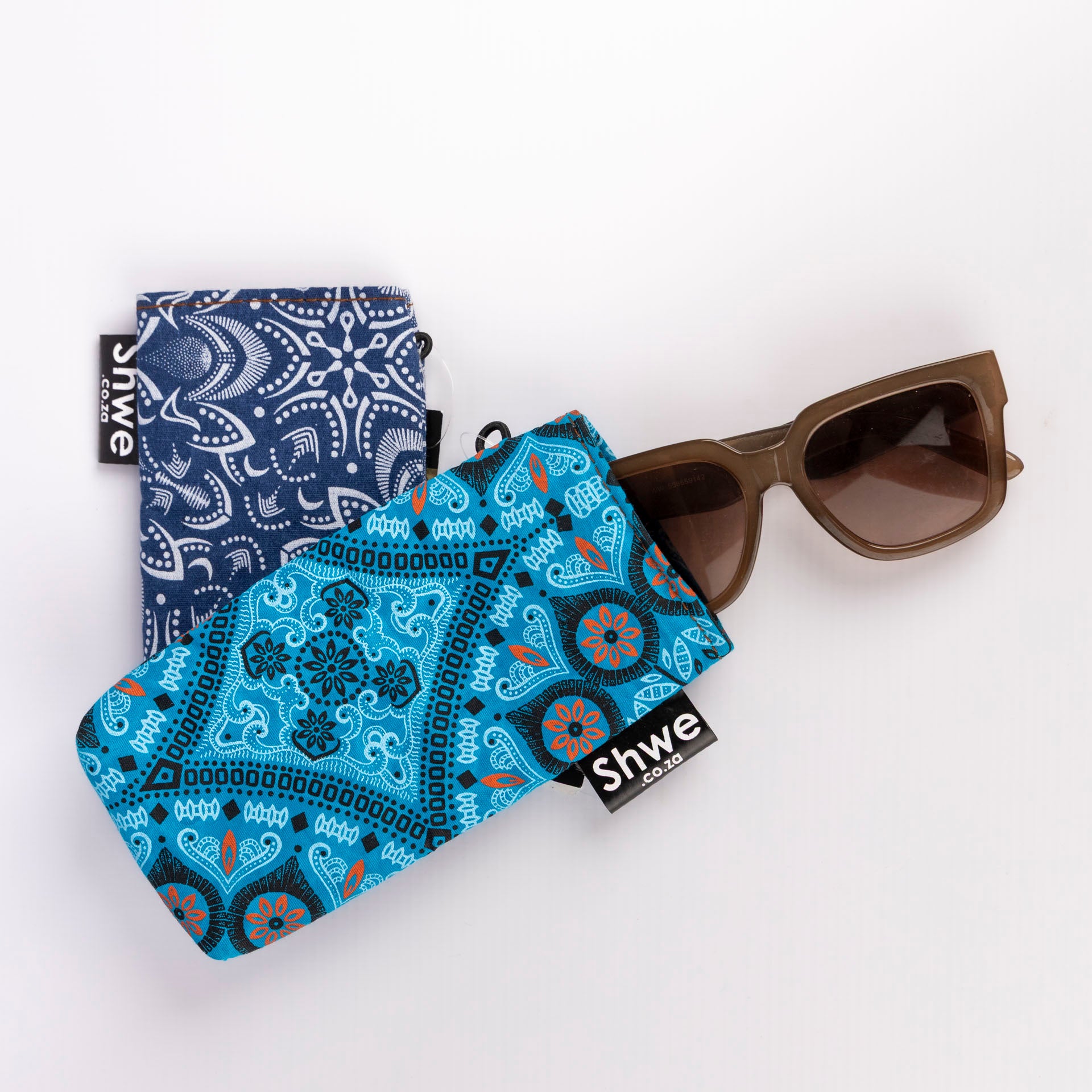 Shwe Glasses Pouch