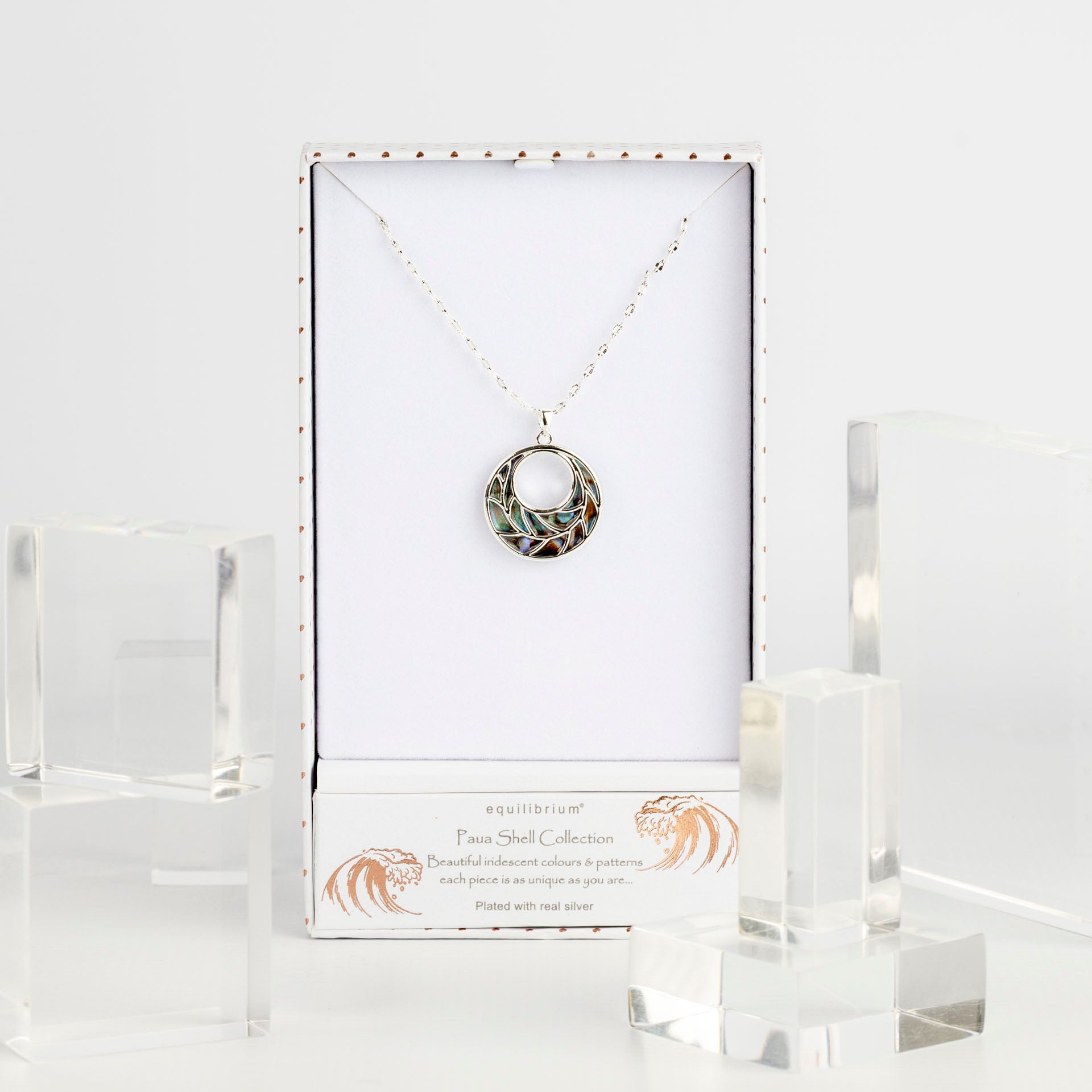 Pāua Shell Elegance Necklace