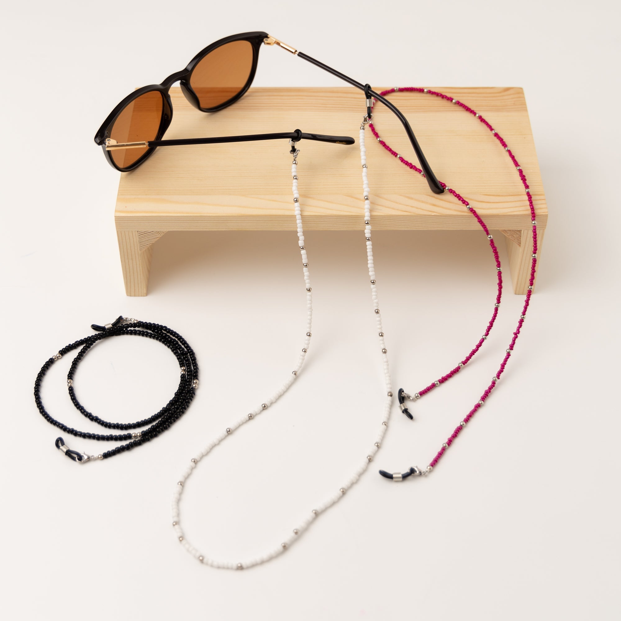 Beaded Glasses Chains (assorted colours)