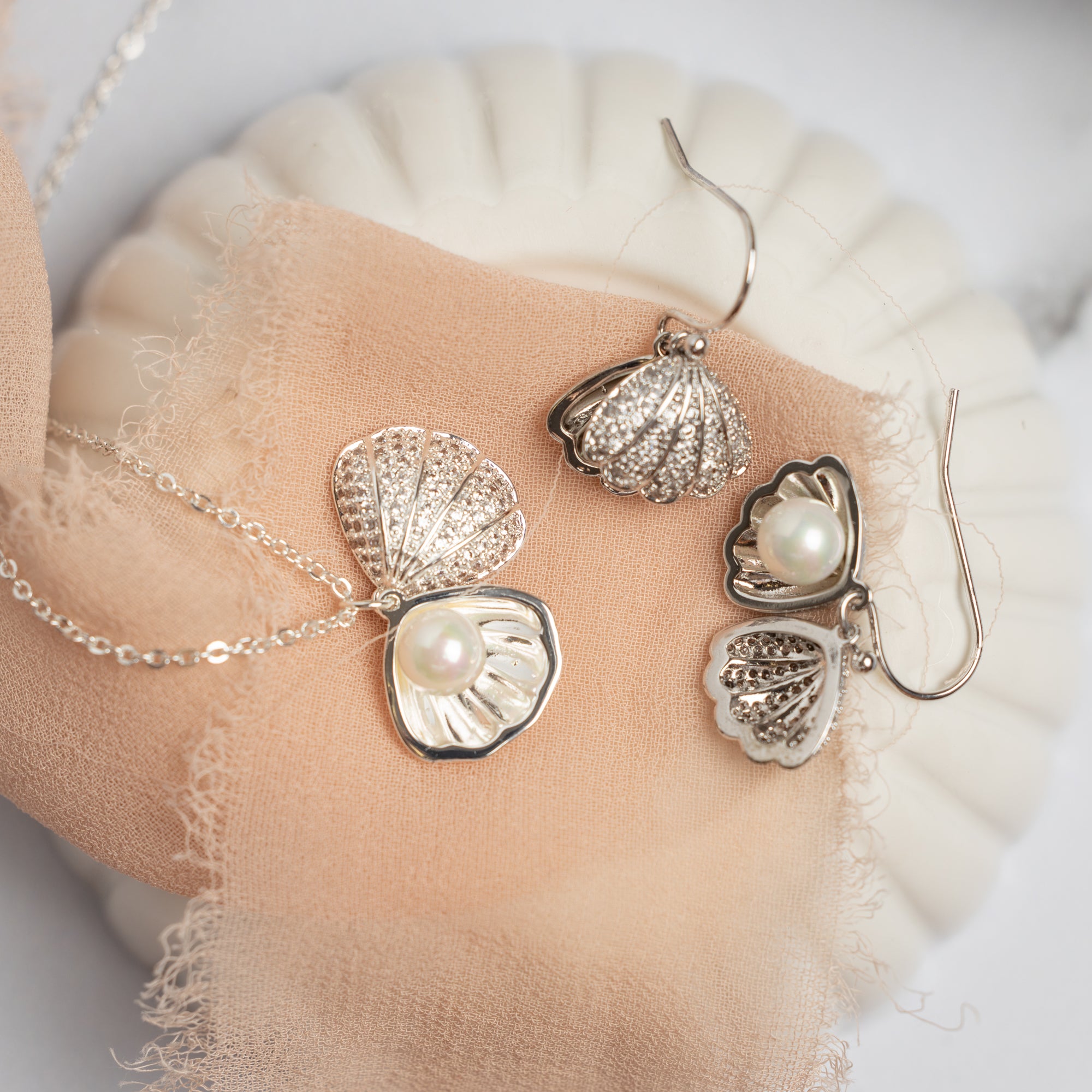 Diamanté Seashell with Hidden Pearl Necklace